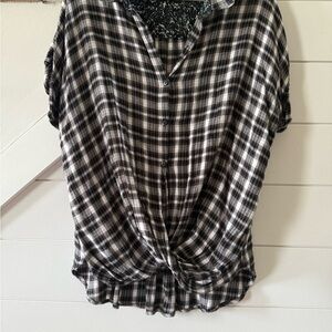 Knox Rose Plaid Black and White Women's Top